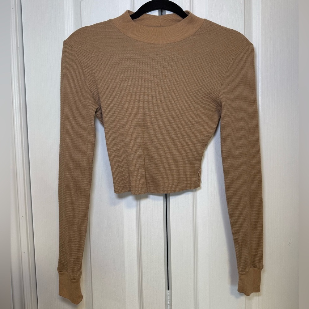 Aritzia TNA - Casual Tan Gingham Long Sleeve Waffle Knit Crop Top in Size S
